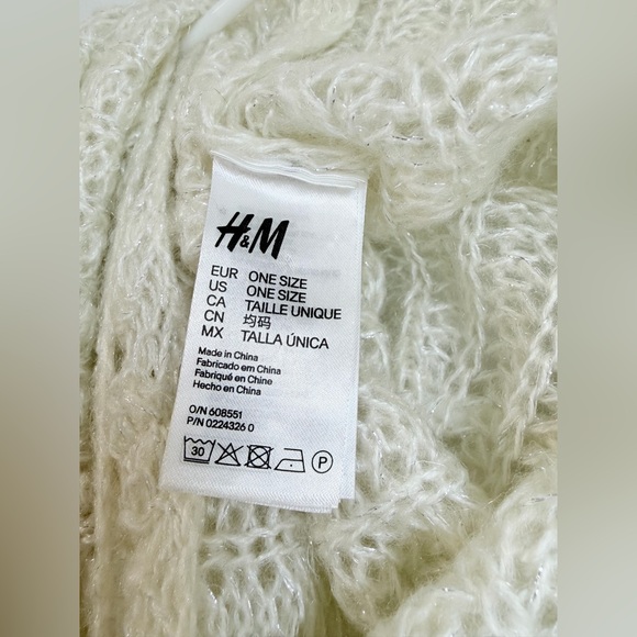 H&M White Infinity Scarf - Picture 2 of 5